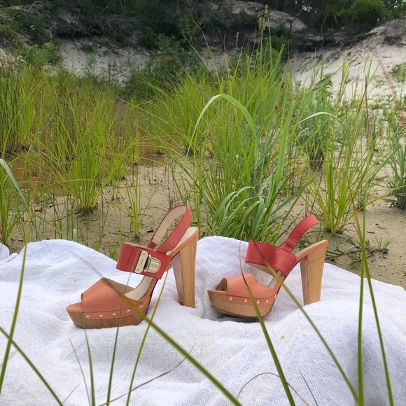 Wooden Platform Heels - Picture 1 of 4